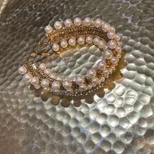 Freedom‎ Gold tone Elegant Pearl Beaded bracelet